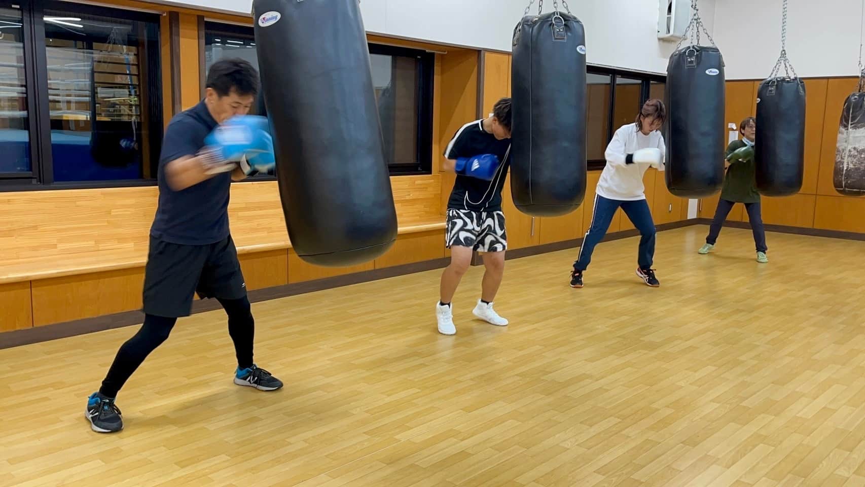 サンドバッグ打ち